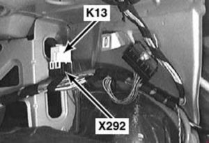 BMW 3 series E46 - fuse box diagram - K13 rear window defogger relay (saloon, coupe)